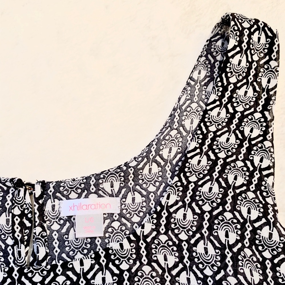 Patterned Romper - Picture 3 of 3